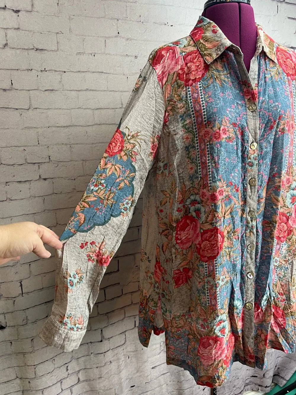 John mark size large long sleeve button down tunic length blouse floral - Picture 2 of 6